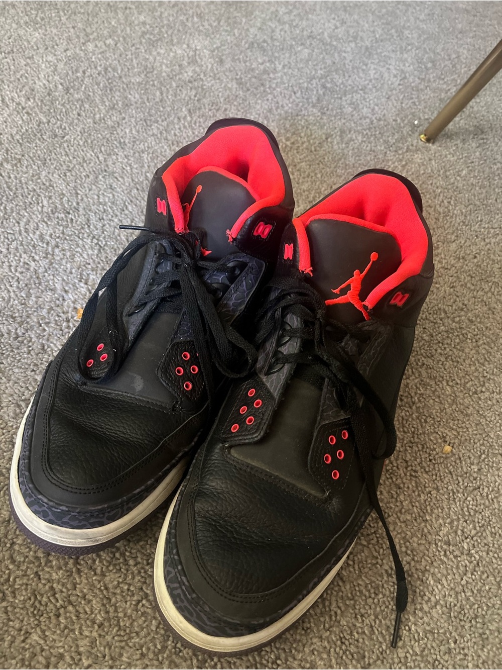 JORDAN 3 RETRO 'CRIMSON' Sneakers